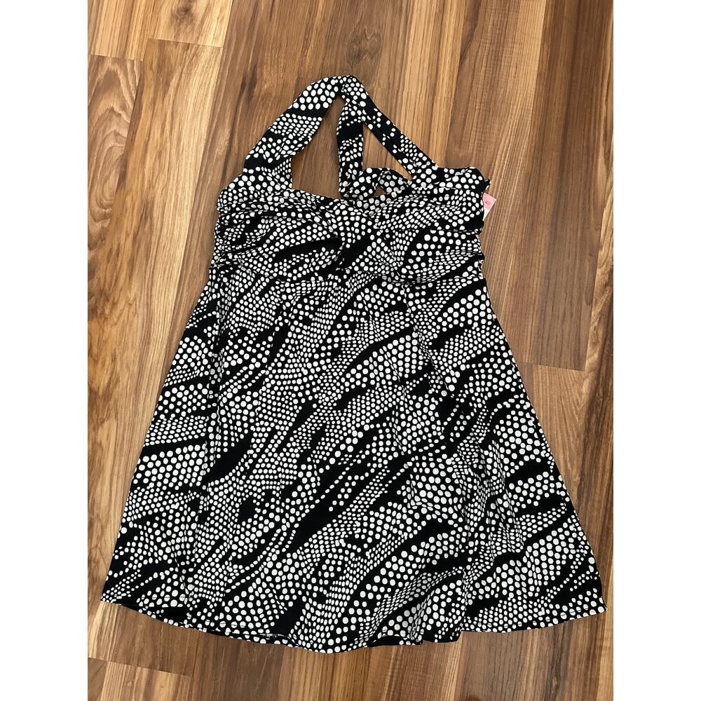 Black & White Polka Wave One-Piece Swim Dress
